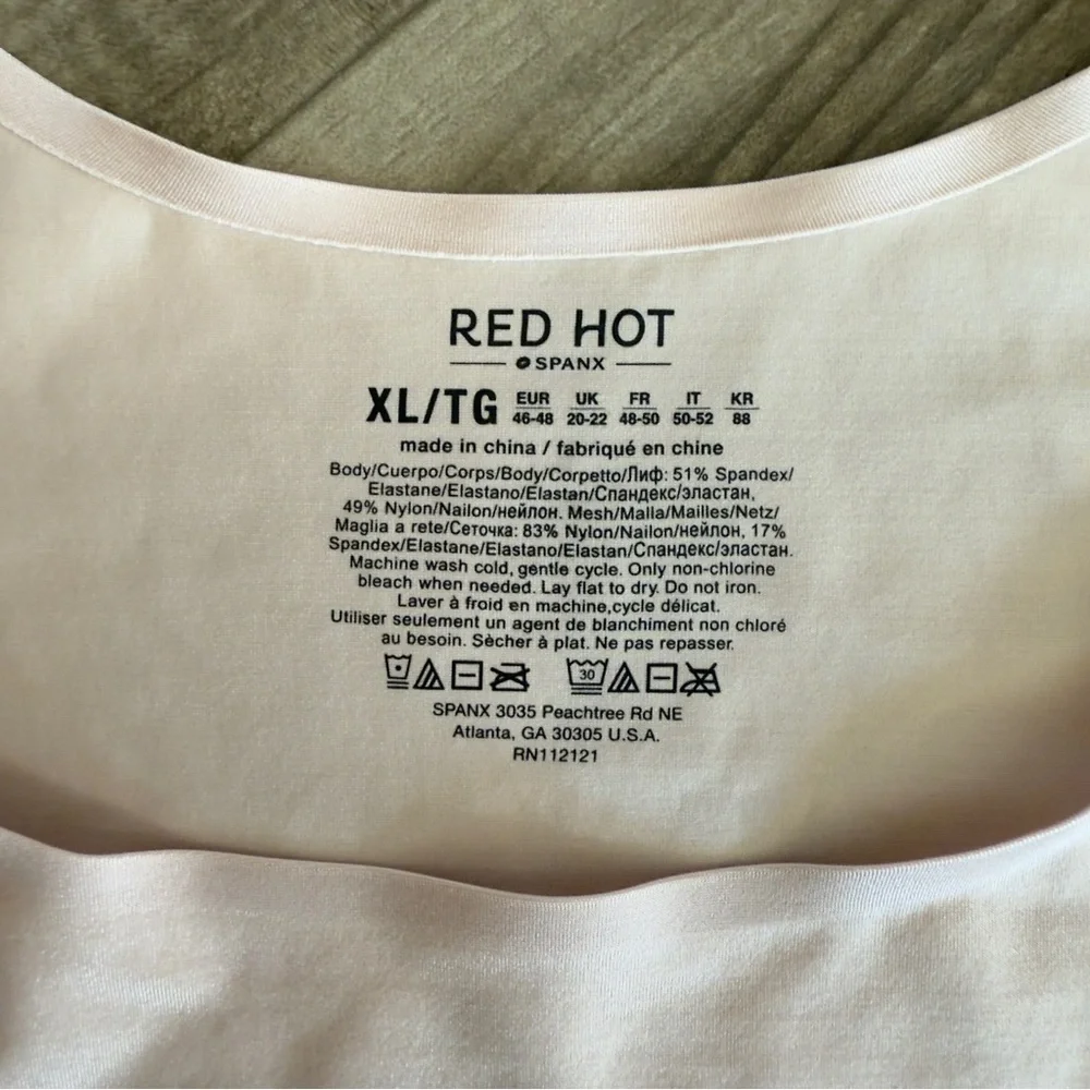 Red Hot by Spanx Lux & Lean Scalloped open-bust full slip nude size XL
